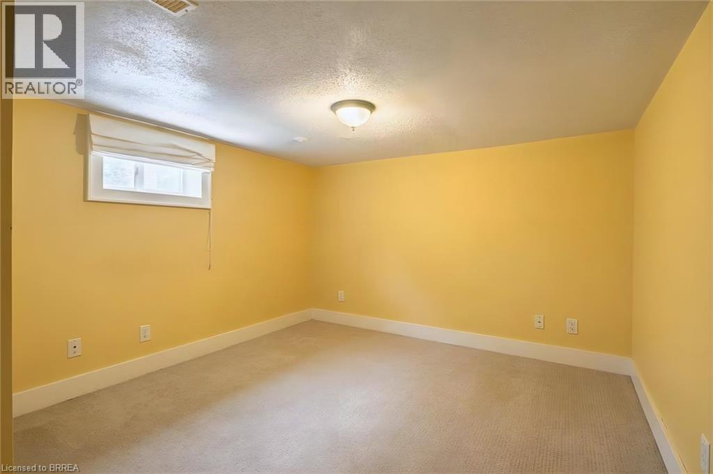 17 Lincoln Avenue Property Photo 27