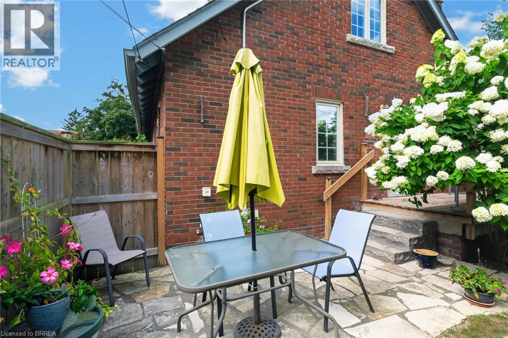 17 Lincoln Avenue Property Photo 40