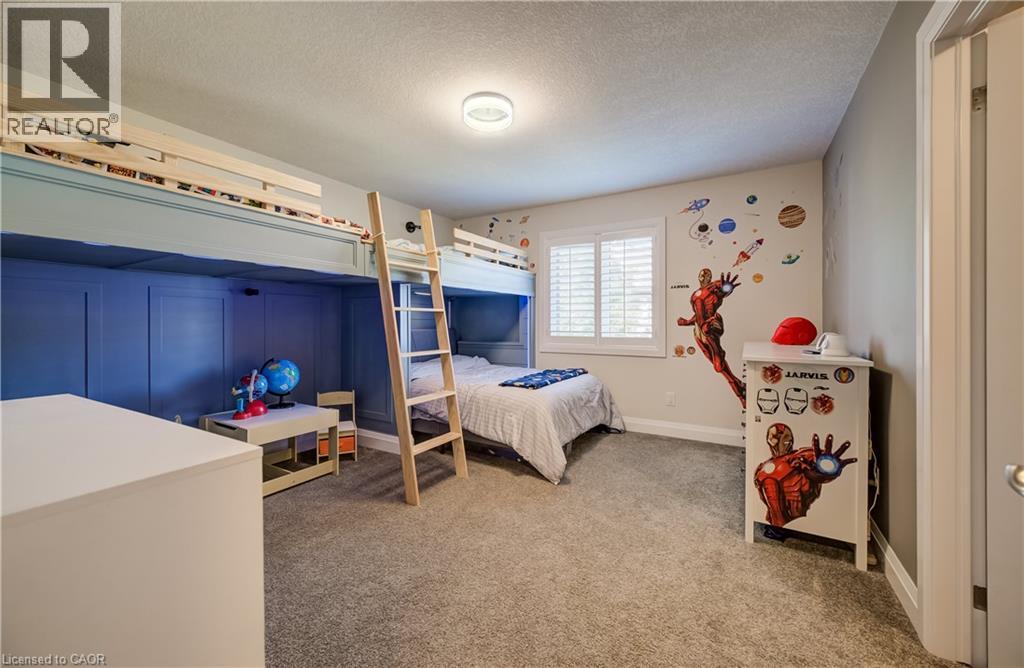 35 Greyhawk Street Property Photo 24