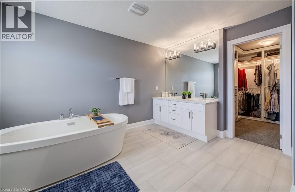35 Greyhawk Street Property Photo 30