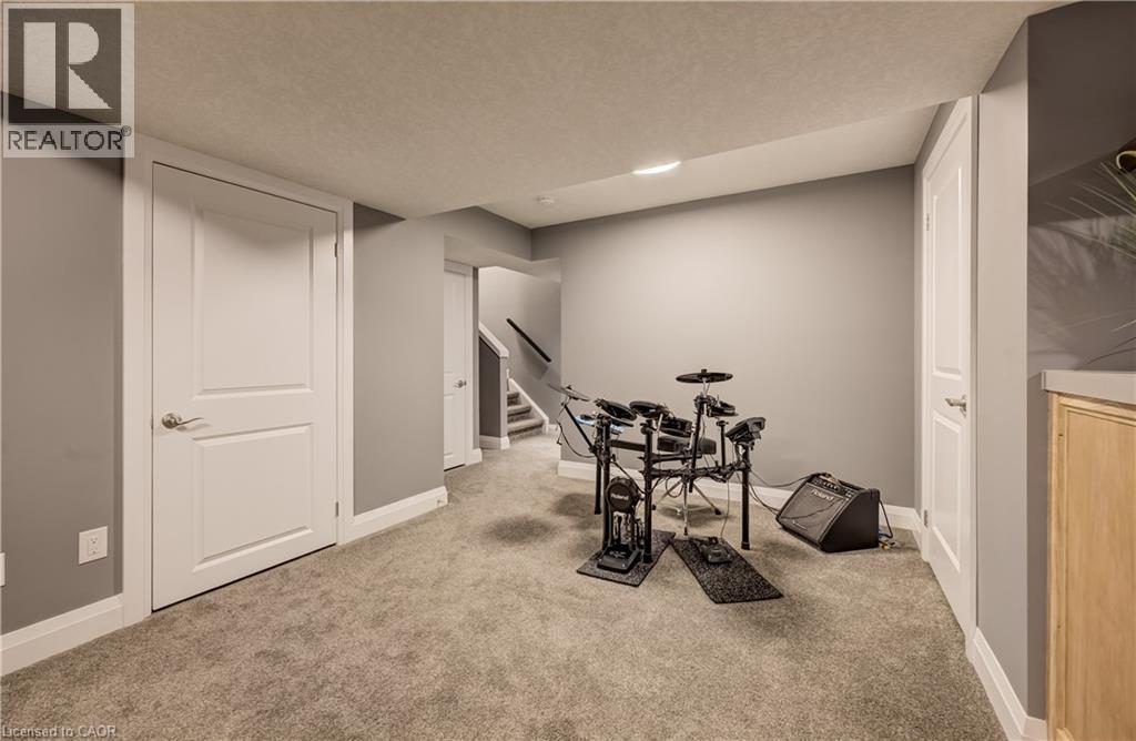 35 Greyhawk Street Property Photo 39