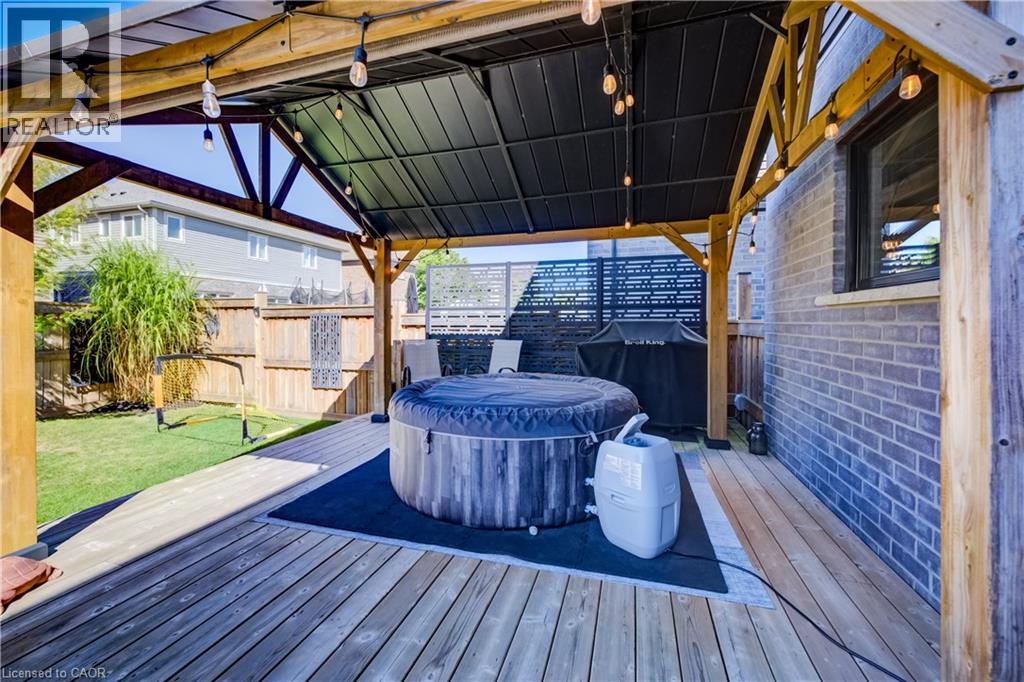 35 Greyhawk Street Property Photo 45