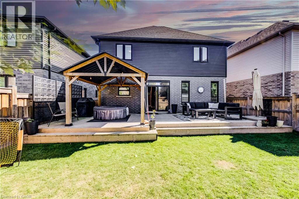 35 Greyhawk Street Property Photo 47