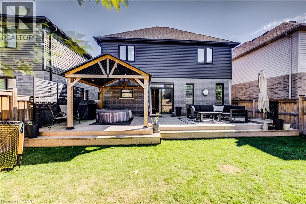 35 Greyhawk Street Property Photo 48