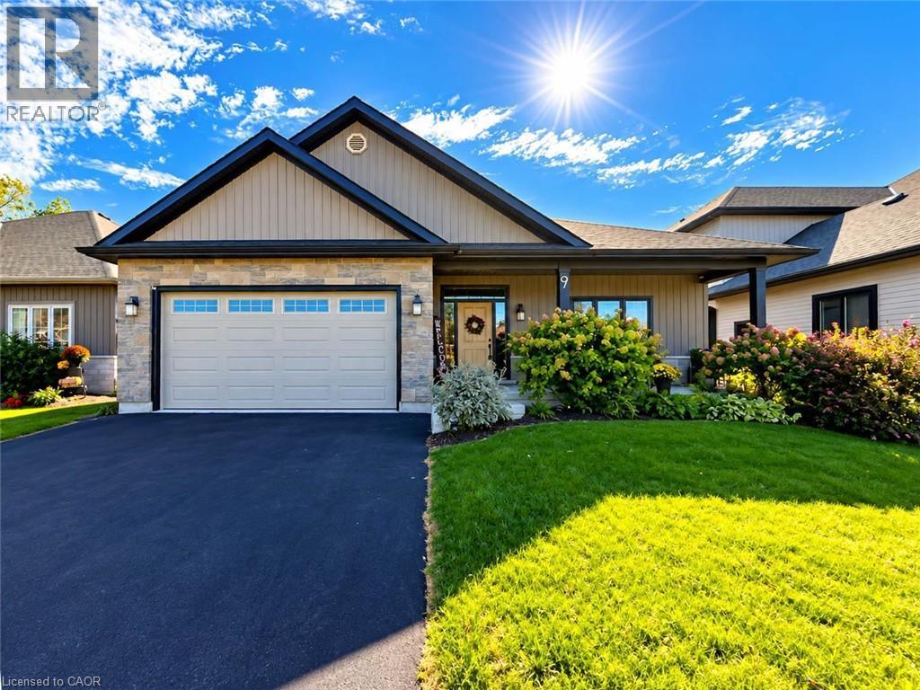 9 Postma Drive Property Photo 1