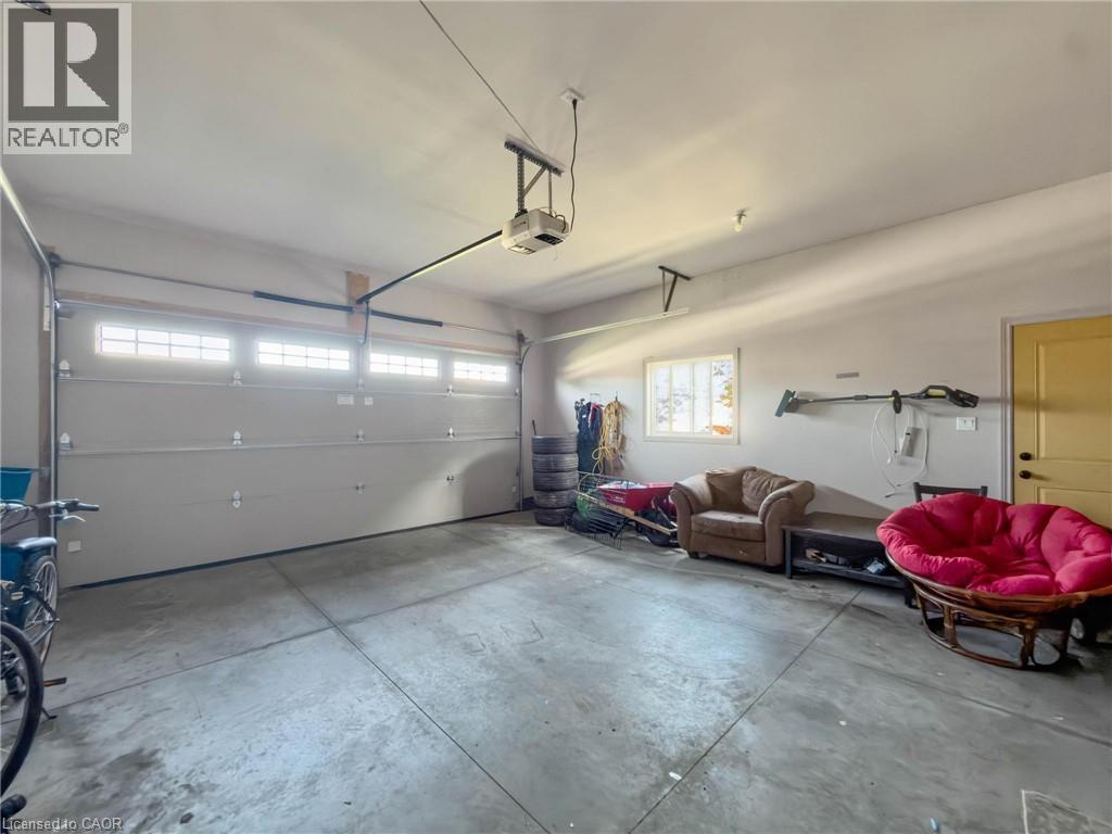 9 Postma Drive Property Photo 30