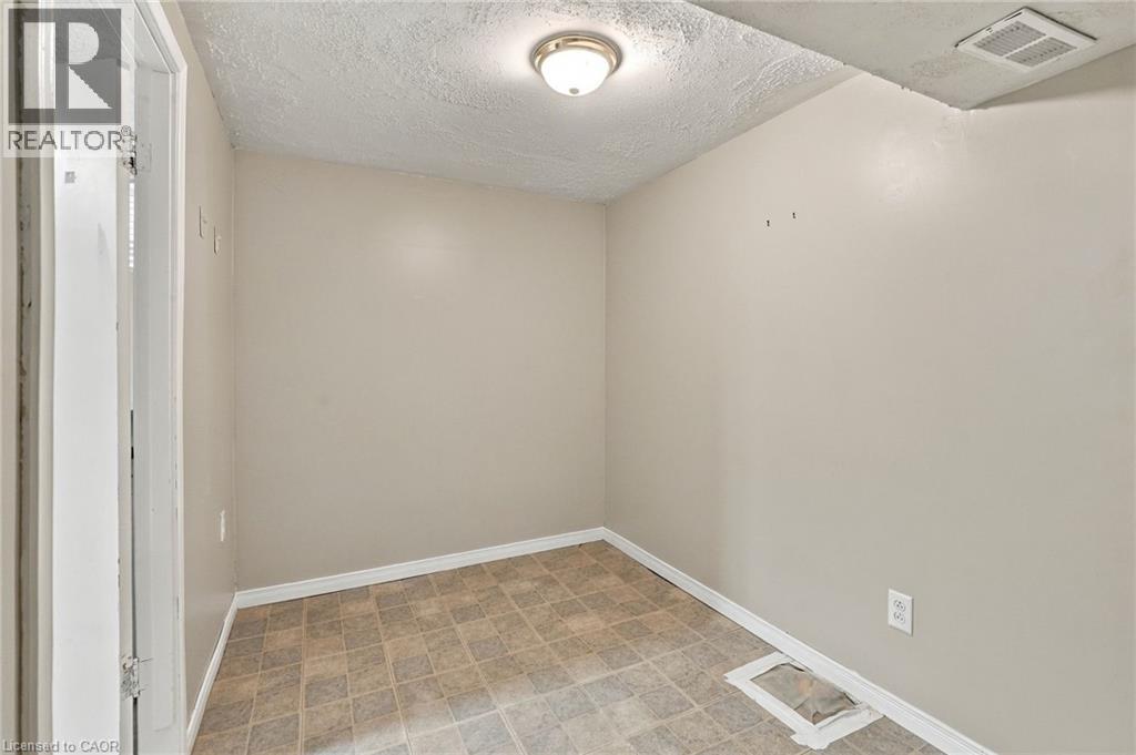 63 Ofield Road Property Photo 34