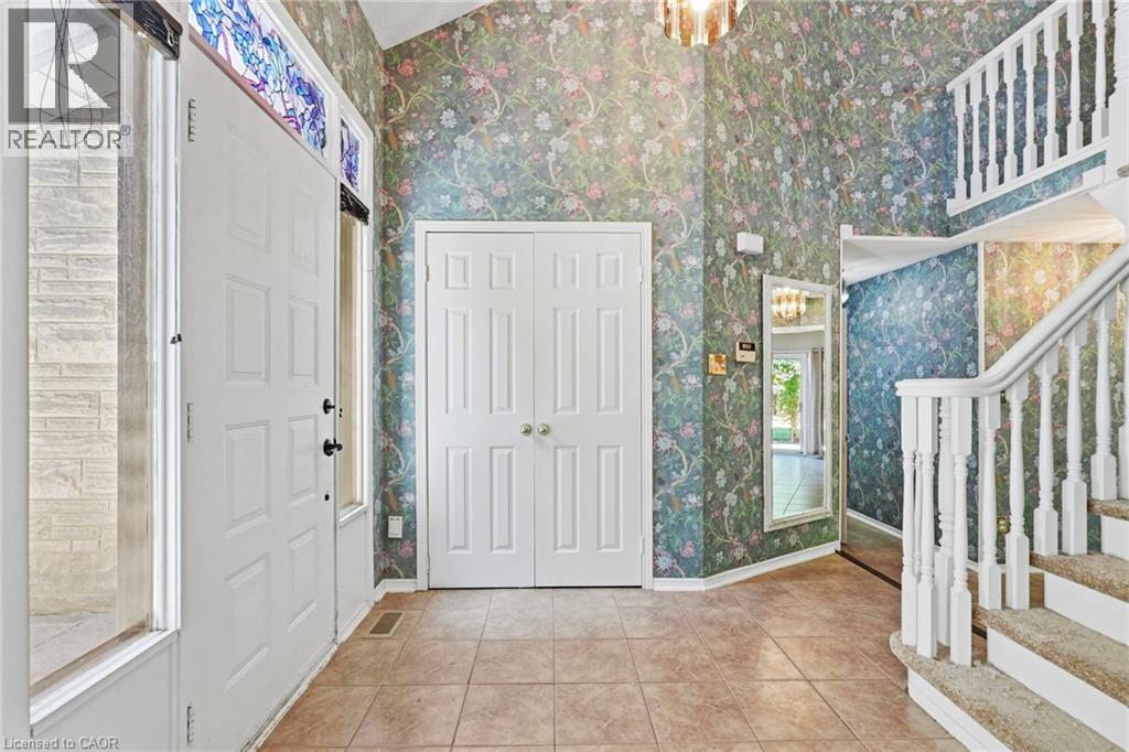 121 First Road W Property Photo 4