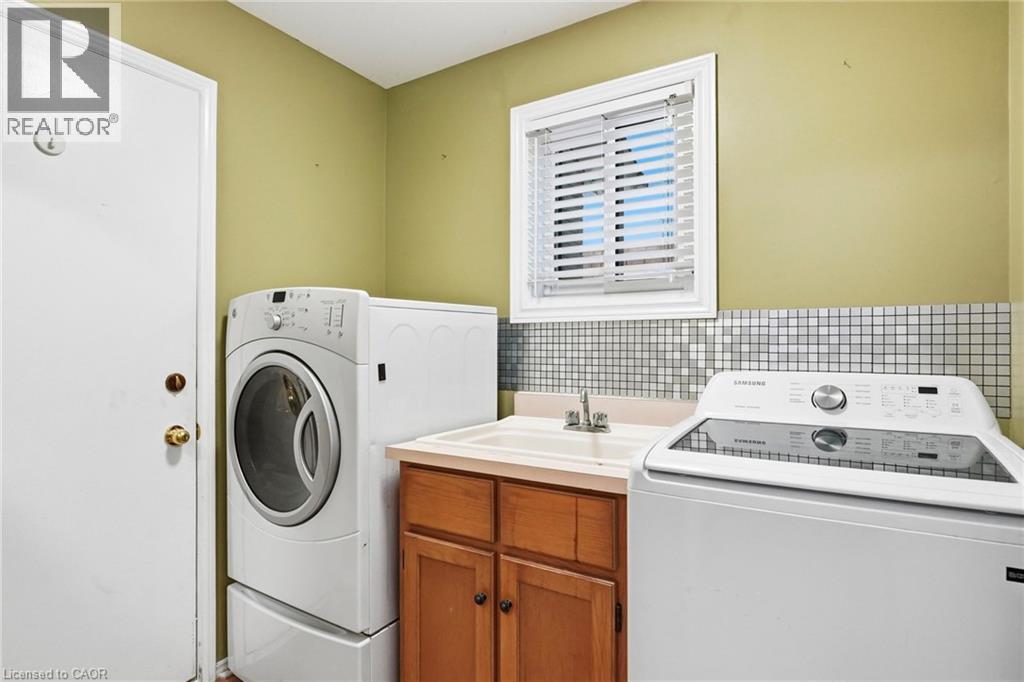 121 First Road W Property Photo 21