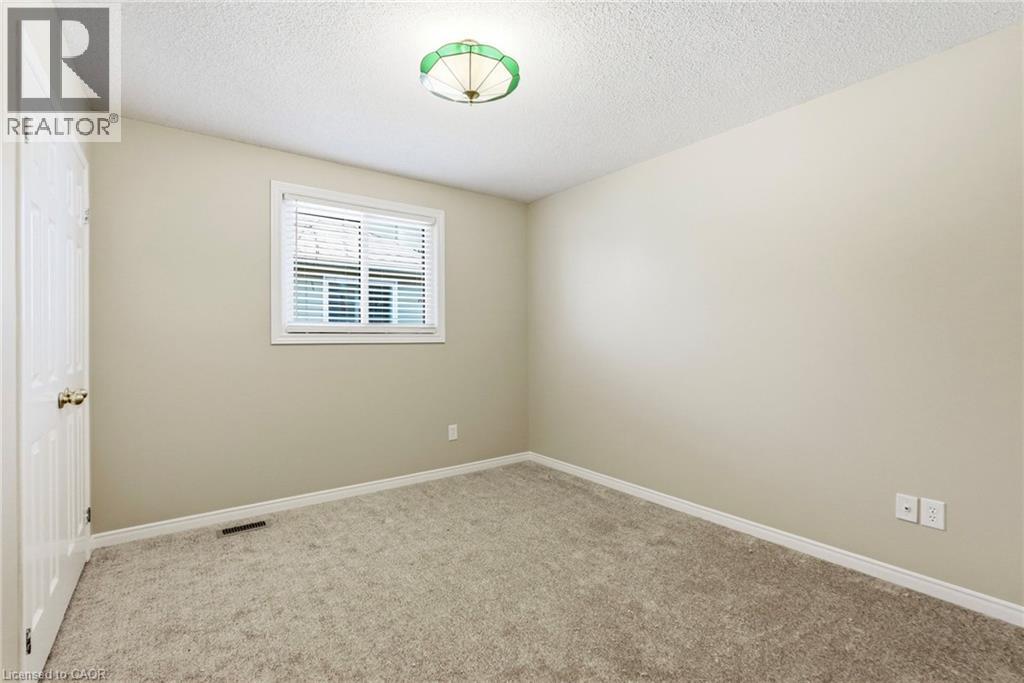 121 First Road W Property Photo 32
