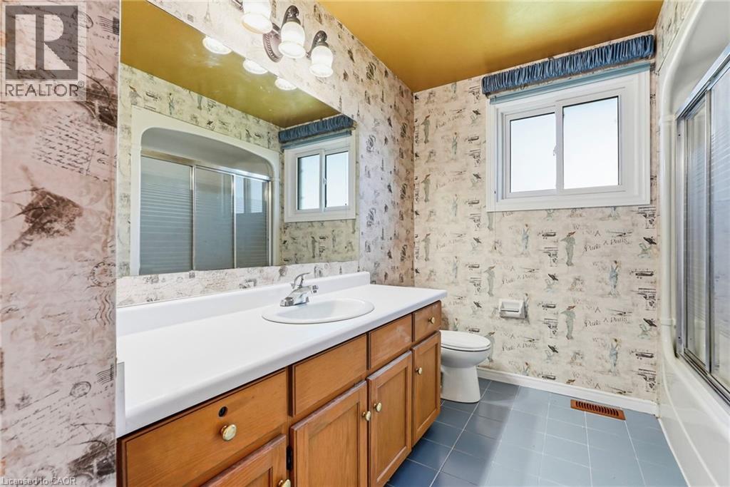121 First Road W Property Photo 33
