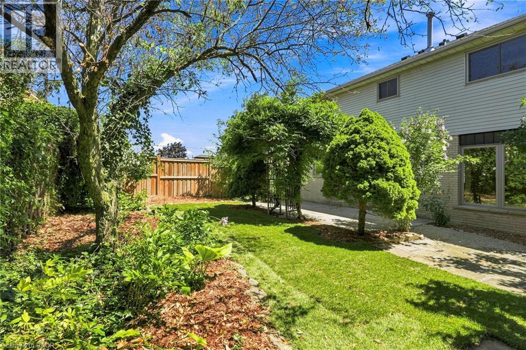 121 First Road W Property Photo 43