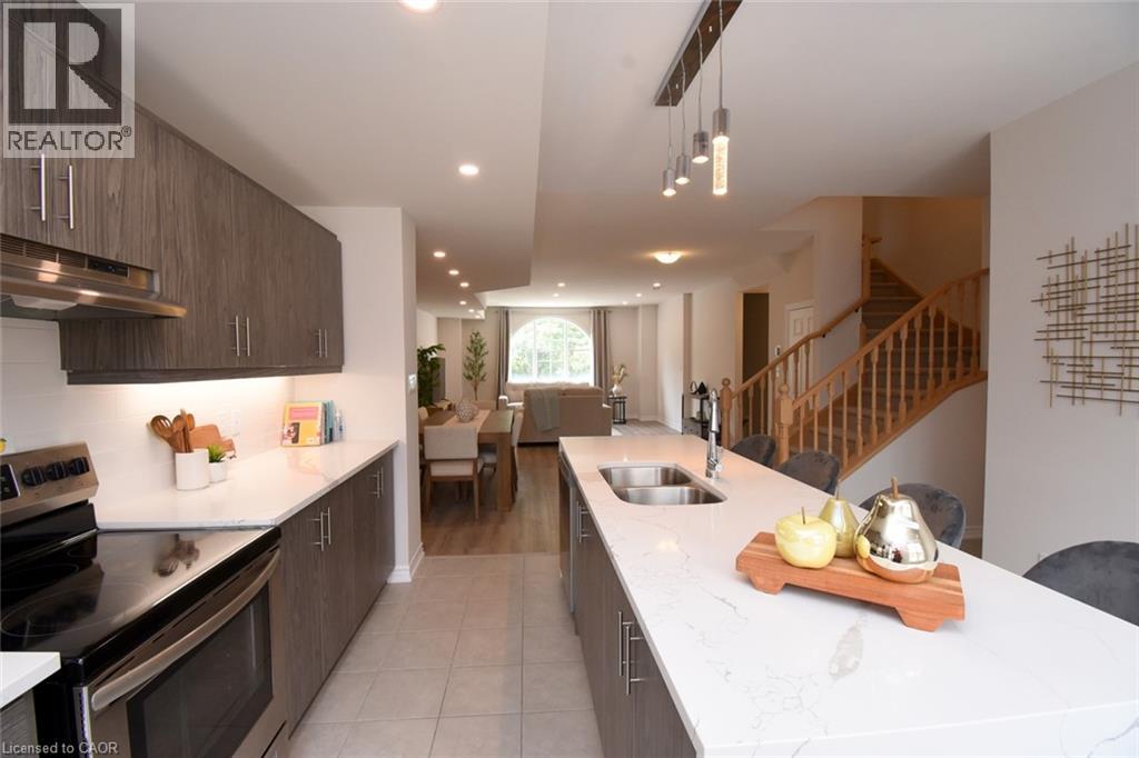 677 Park Road N Unit# 2 Property Photo 3