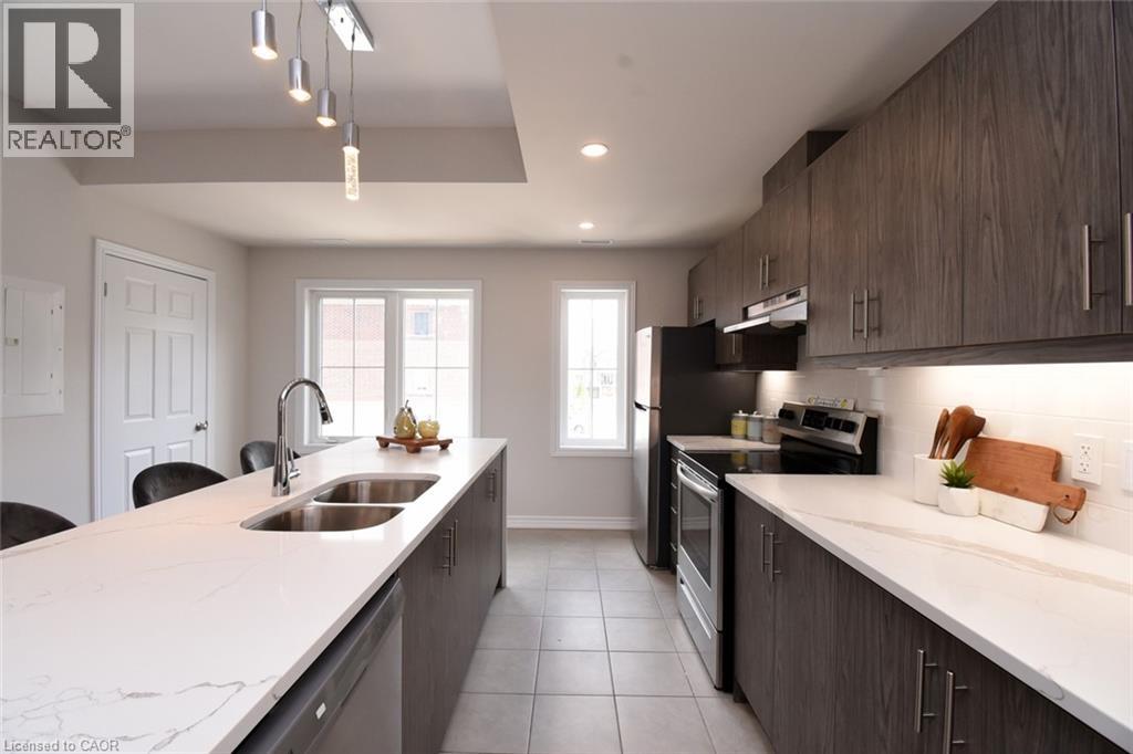 677 Park Road N Unit# 2 Property Photo 6