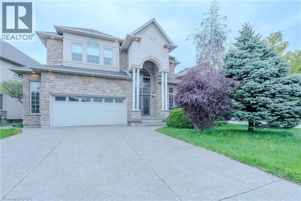 79 MOORLAND Crescent Property Photo 1