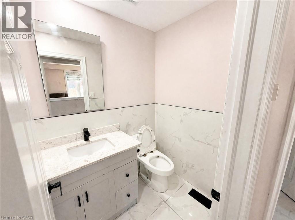 643 Doon South Drive Property Photo 5