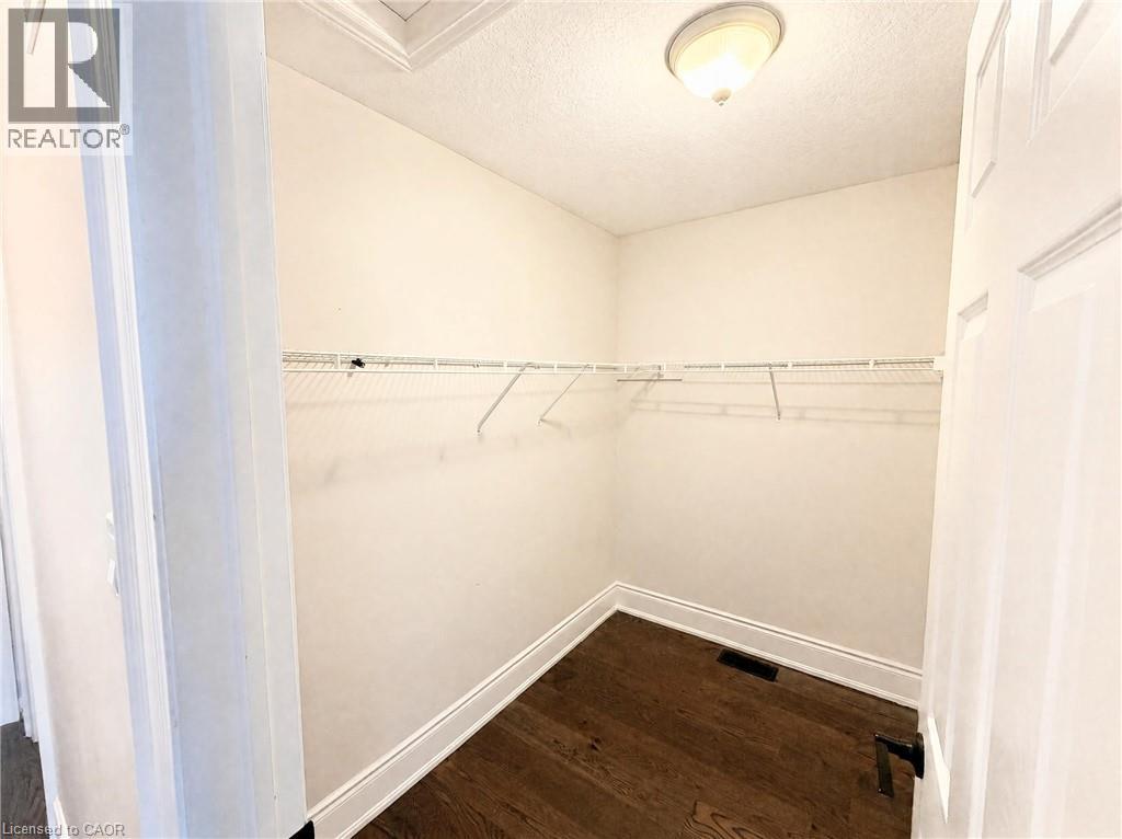 643 Doon South Drive Property Photo 11
