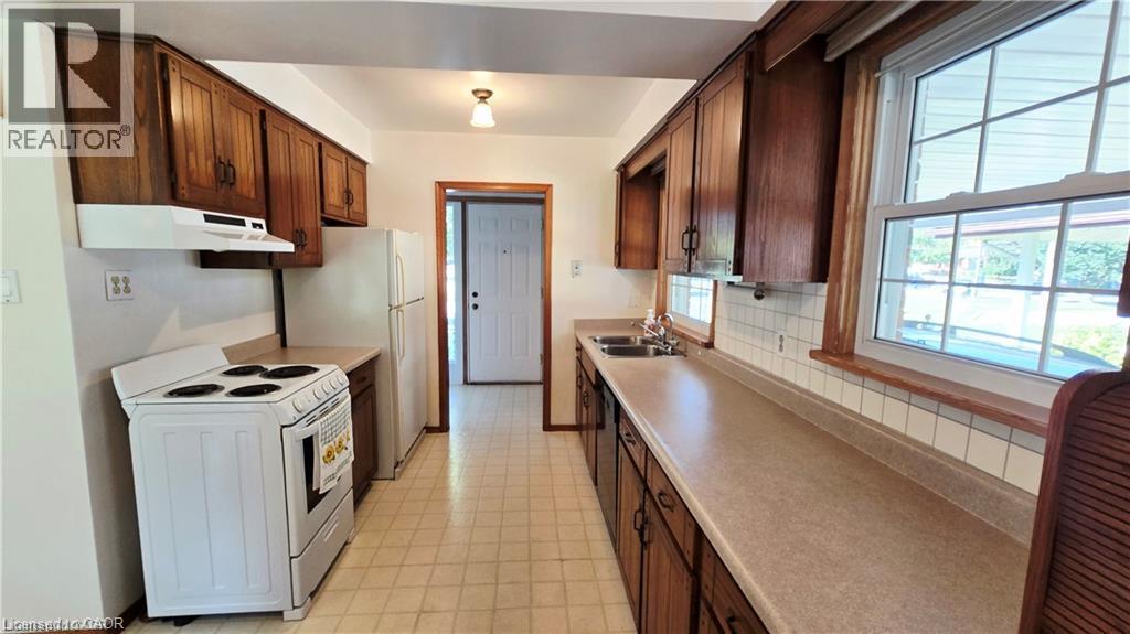 627 Krug Street Property Photo 3