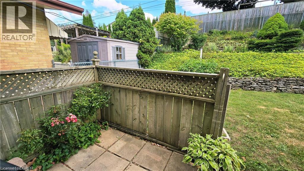 627 Krug Street Property Photo 5