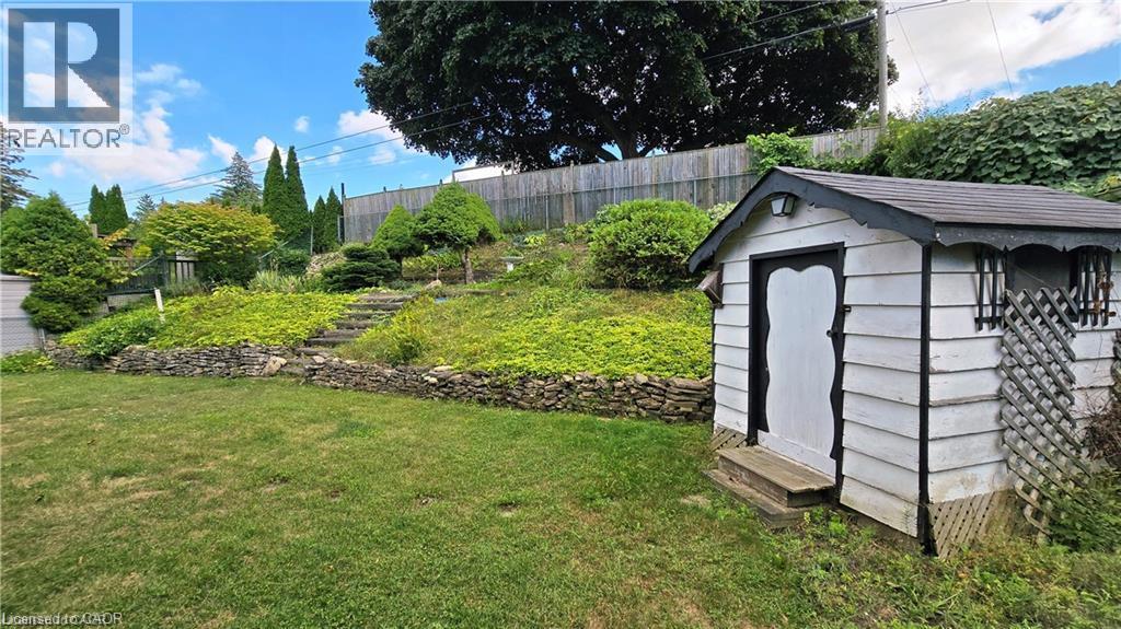 627 Krug Street Property Photo 7