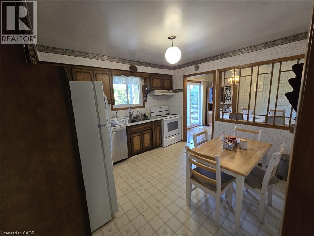 410 Lakeview Drive Property Photo 4