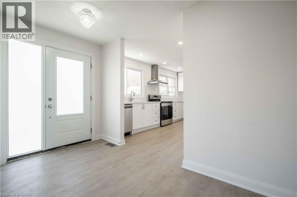 1 Hill Place Unit# A Property Photo 7