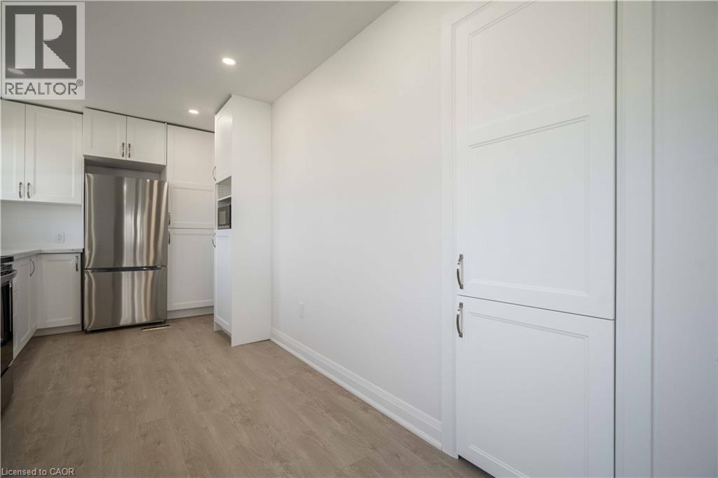 1 Hill Place Unit# A Property Photo 10