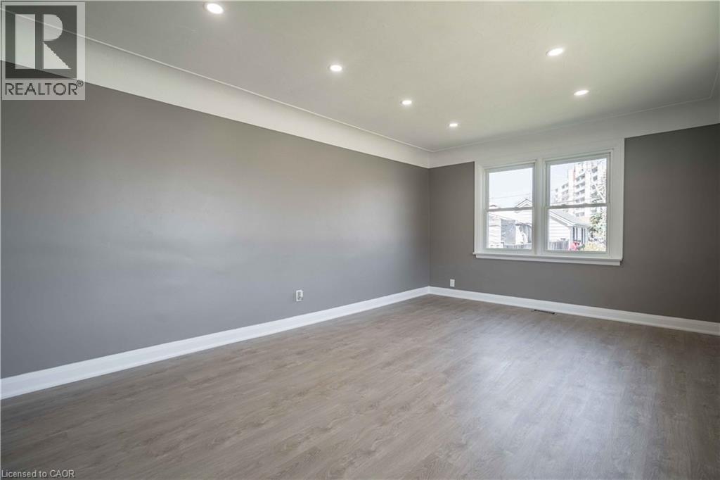 1 Hill Place Unit# A Property Photo 15
