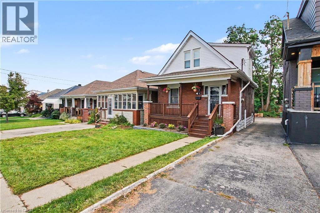 279 Ottawa Street S Property Photo 4