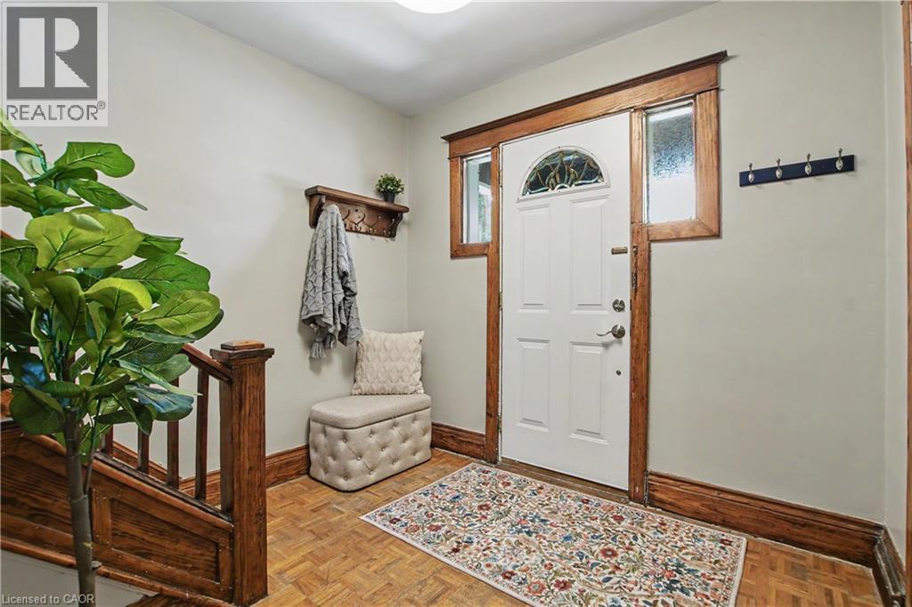 279 Ottawa Street S Property Photo 6