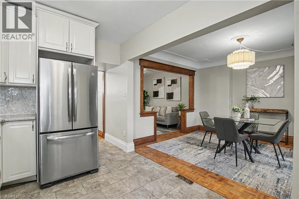 279 Ottawa Street S Property Photo 13
