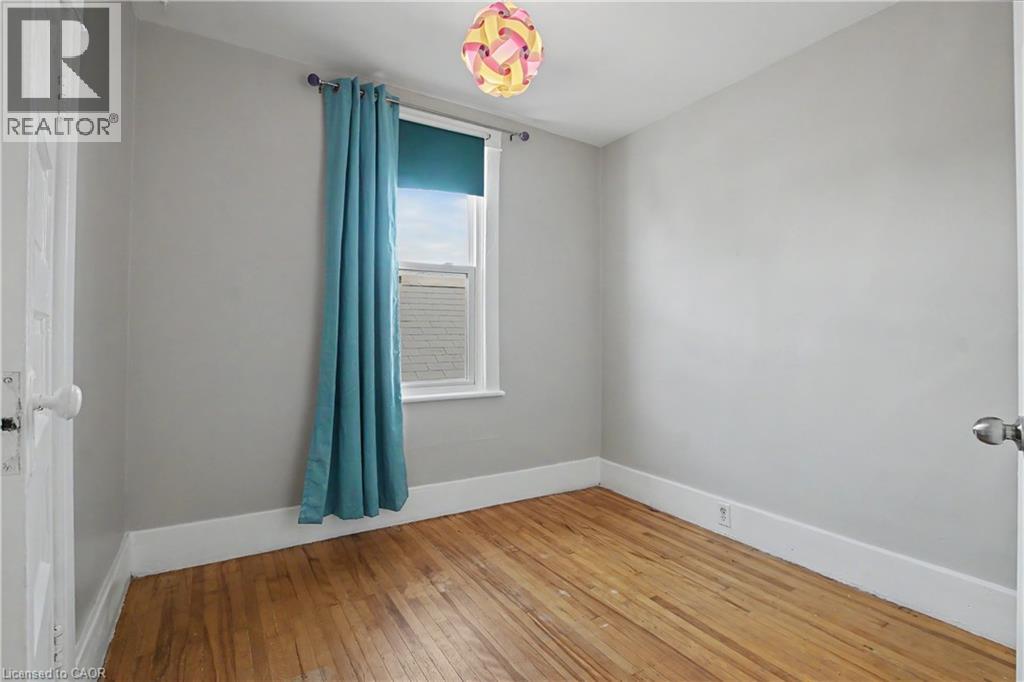 279 Ottawa Street S Property Photo 18