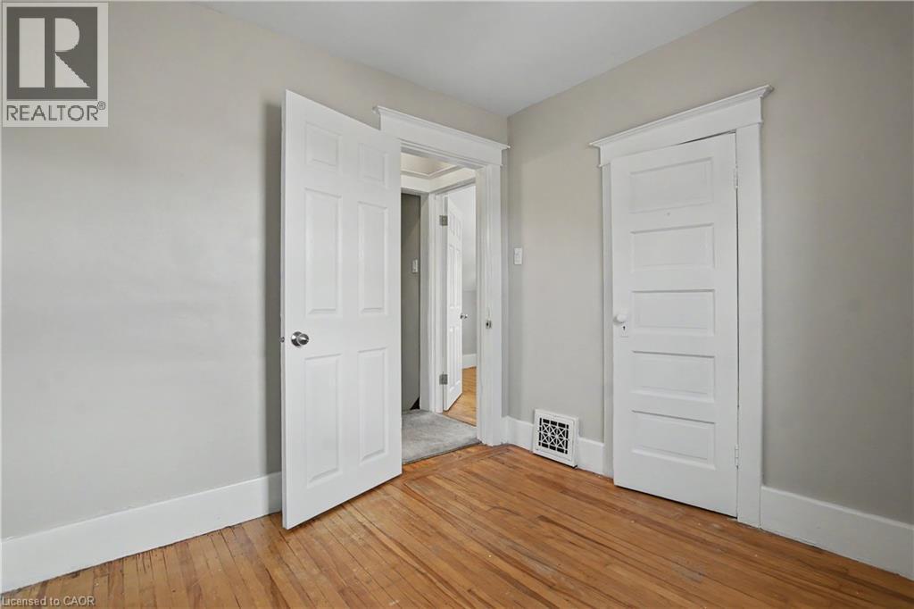 279 Ottawa Street S Property Photo 19