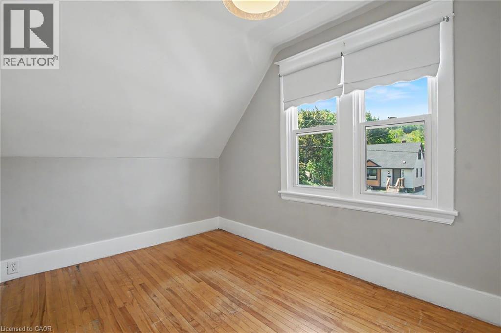 279 Ottawa Street S Property Photo 20
