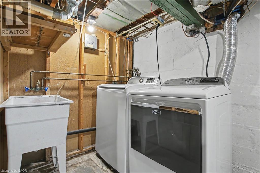 279 Ottawa Street S Property Photo 30