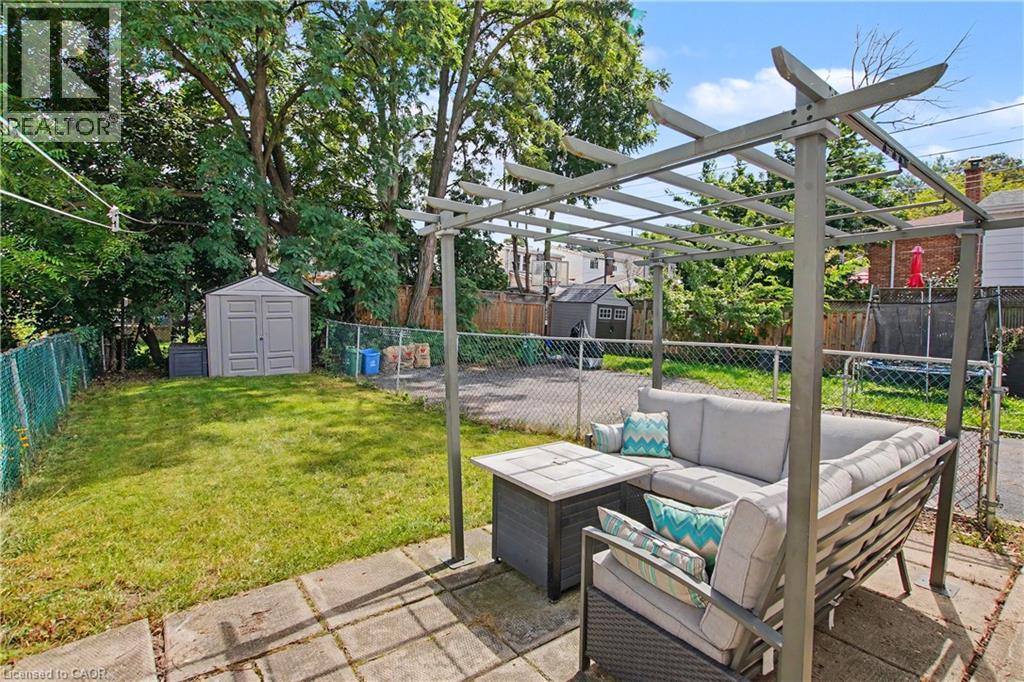 279 Ottawa Street S Property Photo 33
