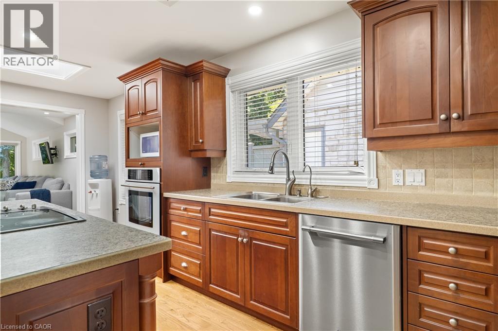 648 Bayhampton Crescent Property Photo 13