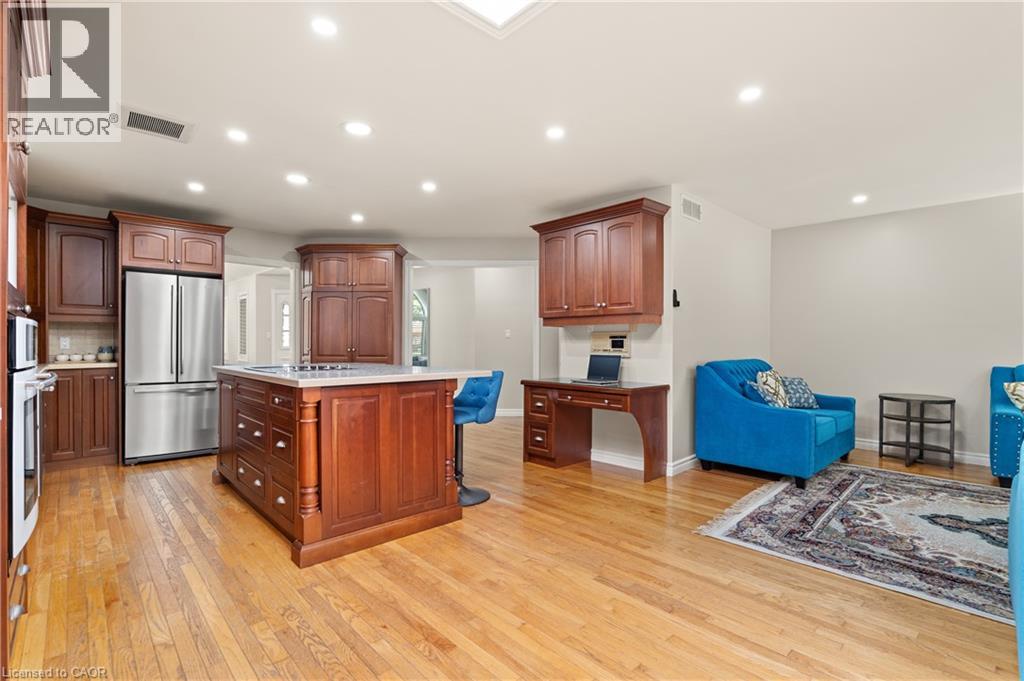 648 Bayhampton Crescent Property Photo 18