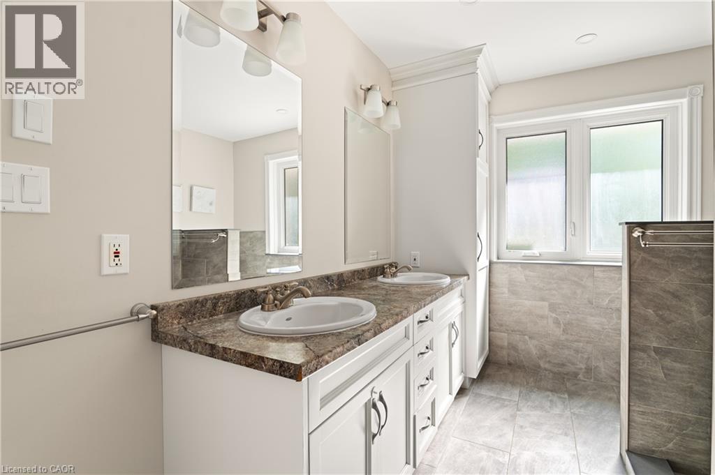 648 Bayhampton Crescent Property Photo 24