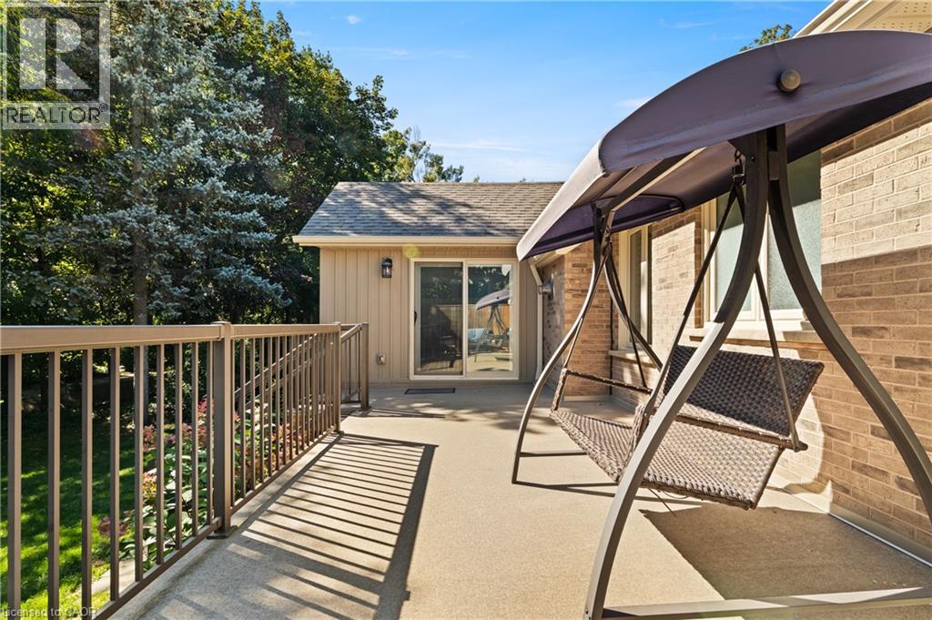 648 Bayhampton Crescent Property Photo 42