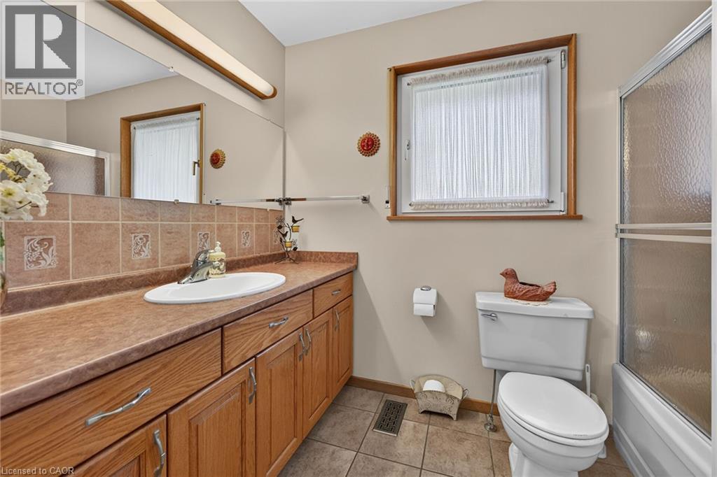 994 Barton Street Property Photo 21
