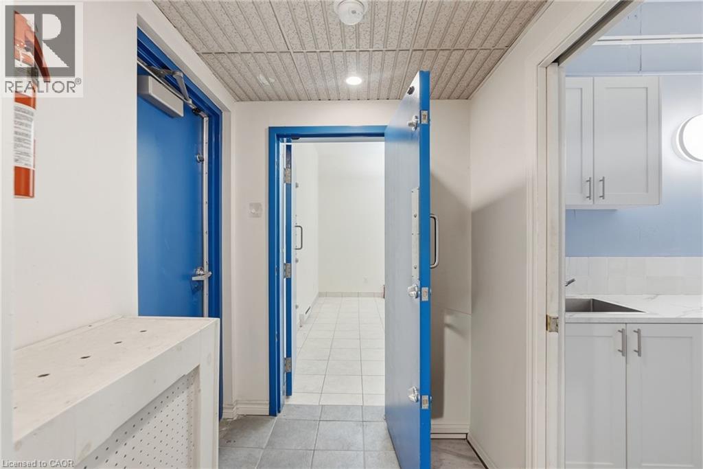 191 James Street S Unit# Main Level Property Photo 19
