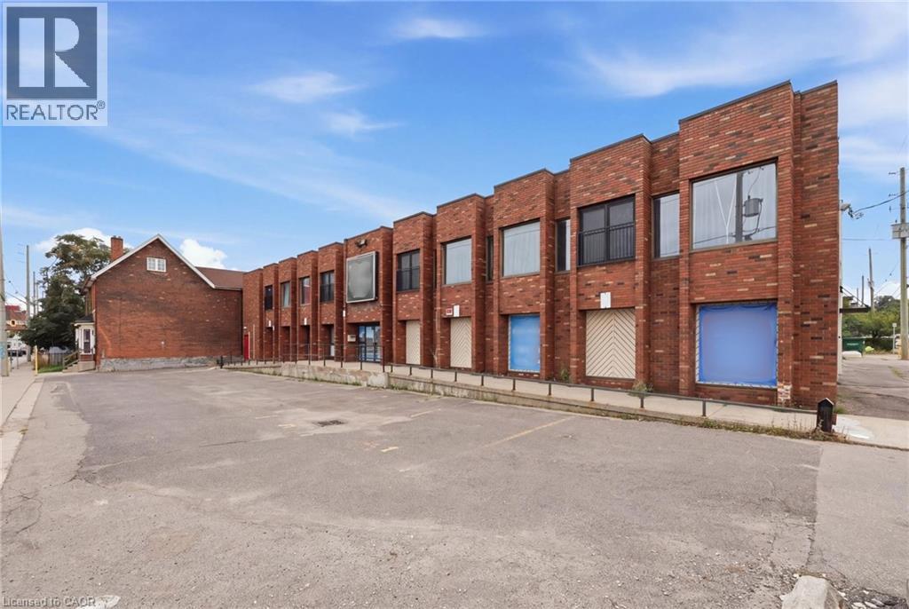 98 BARTON Street E Property Photo 1