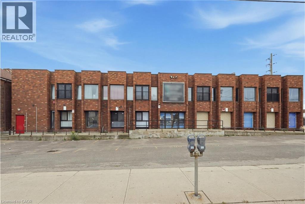 98 Barton Street E Property Photo 2