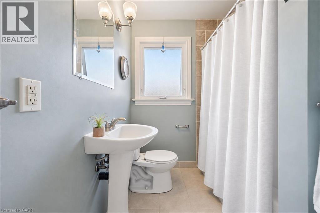 41 Prince Charles Drive Property Photo 12