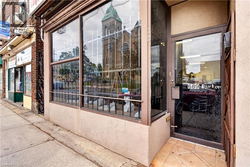 689 Barton Street E Property Photo 4