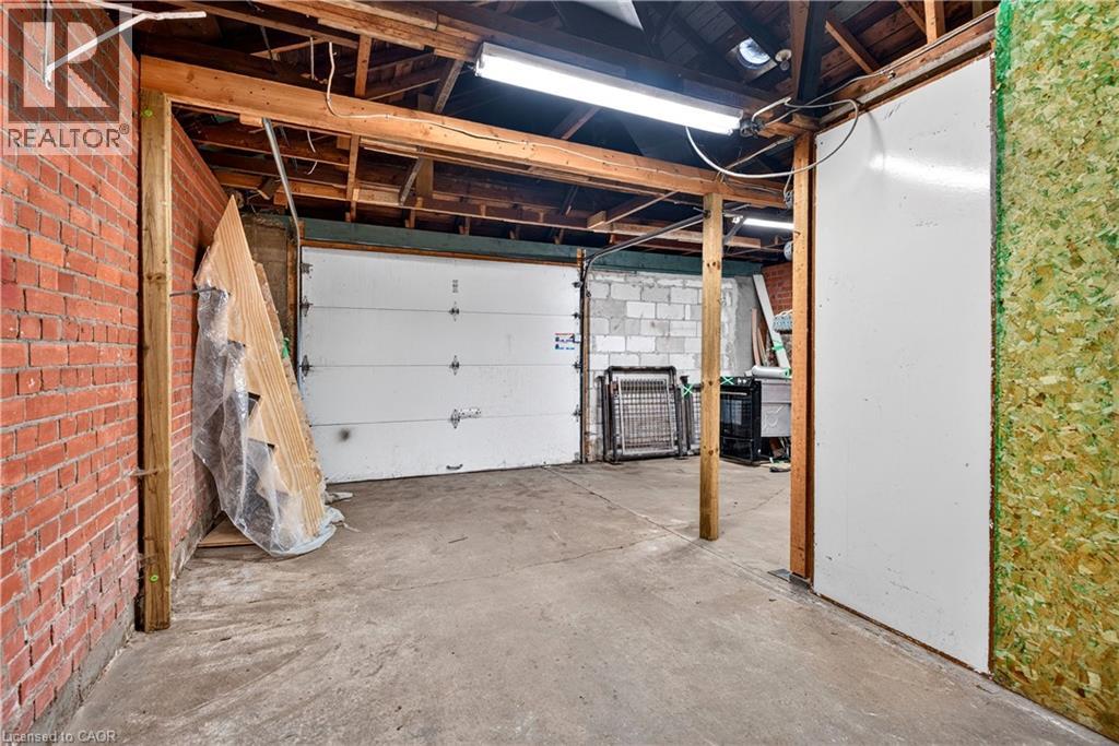 689 Barton Street E Property Photo 18