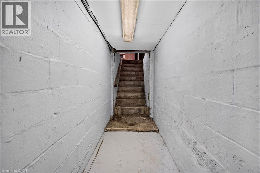 689 Barton Street E Property Photo 30