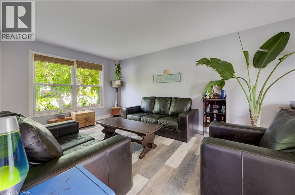 124 Queensway Drive Property Photo 11