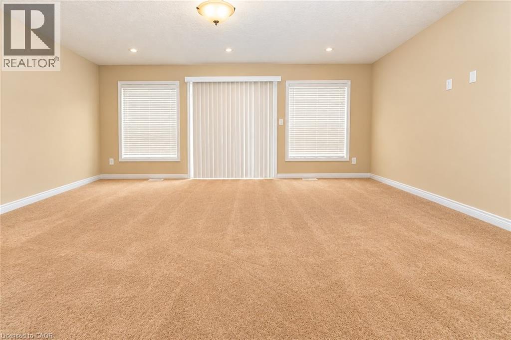 4 Drone Crescent Property Photo 4